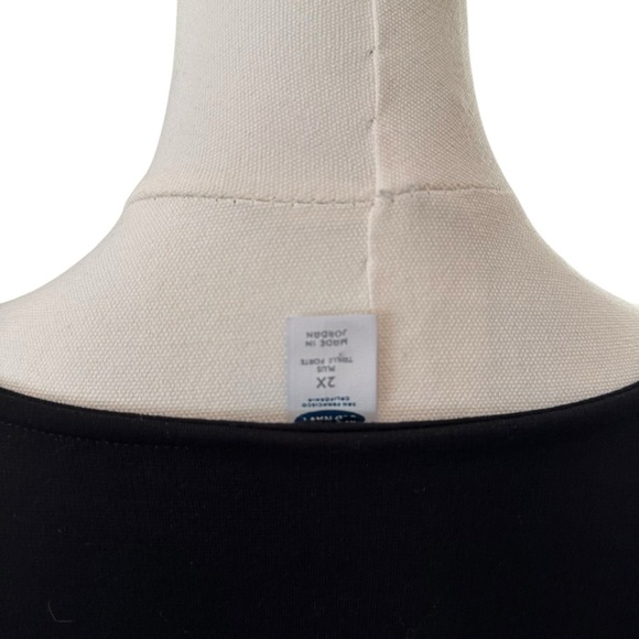 Women's 2X Solid Black Staple Minimalist Curvy Stretch Midi Bell Sleeve Dress - Picture 6 of 8